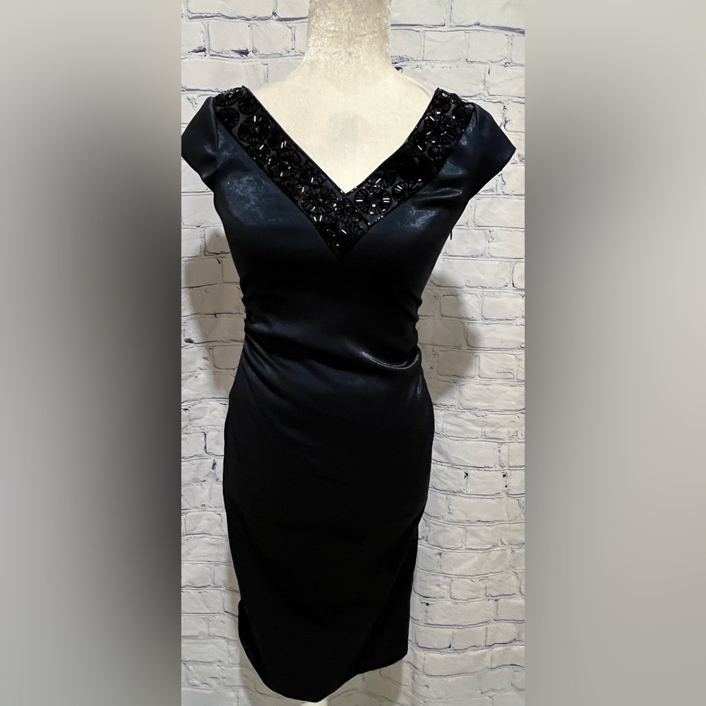 Evening Formal Dress by MAGGY LONDON Navy Blue w/ Beaded neckline ~ Size 2P